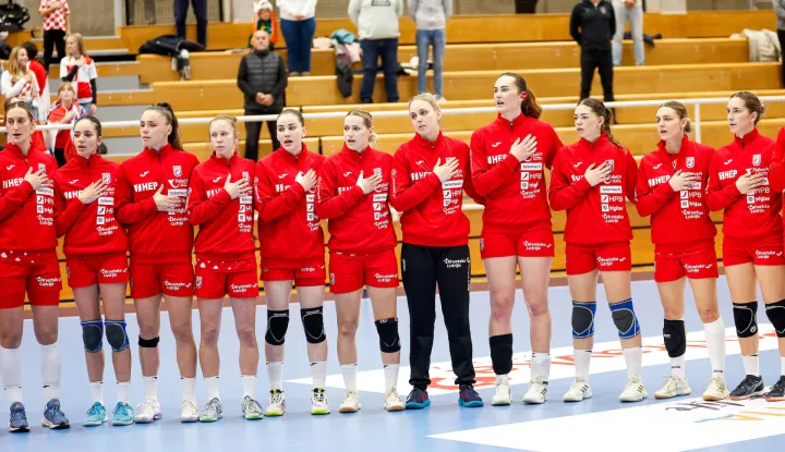 Sara SENVALD, Katarina PAVLOVIC, Veronika BARBARA, Lea ZETOVIC and Tena PETIKA, Croatia vs Senegal, Croatia Cup 2025, Novigrad, Hrvatska, 21.11.2025., Mandatory Credit © Jozo Cabraja/kolektiff
