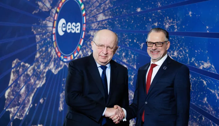 epa12552777 European Commissioner for Defence and Space Andrius Kubilius (L) shakes hands with European Space Agency (ESA) Director General Josef Aschbacher after a press conference during the European Space Agency (ESA) Council meeting at ministerial level in Bremen, Germany, 27 November 2025. The ESA Ministerial Council (CM25), taking place on 26 and 27 November in Bremen, will secure the Agency's funding and programs for the next three years, while marking a significant stage in the implementation of the ESA Strategy 2040. EPA/CLEMENS BILAN