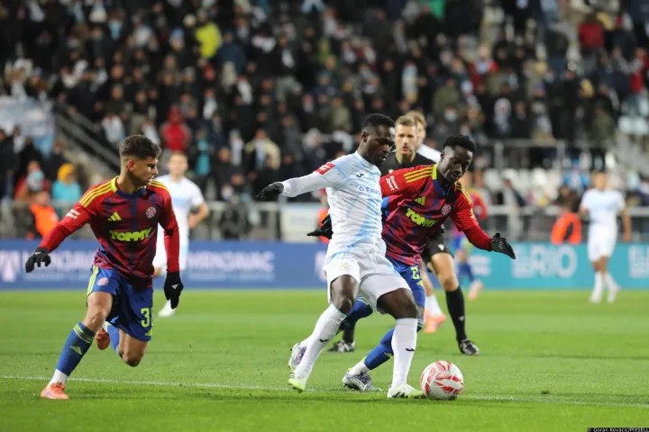 22.11.2025., Rijeka - SuperSport HNL, 14. kolo, HNK Rijeka - HNK Hajduk Luka Hodak, Merveil Ndockyt, Abdoulie Sanyang Bamba Photo: Goran Kovacic/PIXSELL