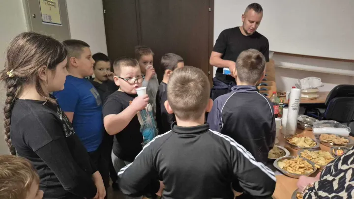 Ratna izložba u Gunjifoto: OŠ Gunja