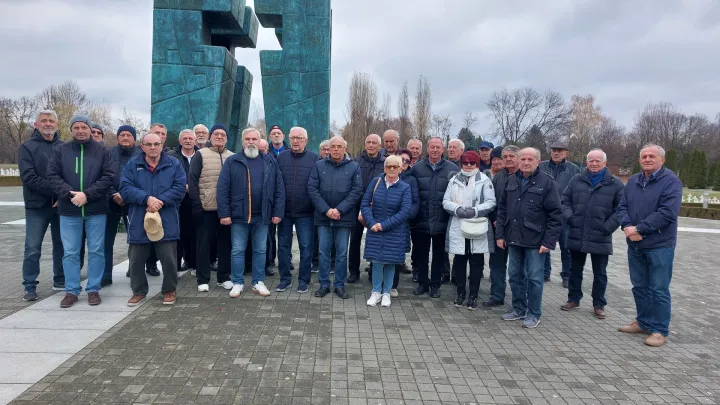 VUKOVARObilježavajući 27 godina djelovanja, članovi Udruge umirovljenika HEP-a Slavonije i Baranje održali su 3. turnir Udruge u kuglanju u Vukovaru, u Sportskoj dvorani "Danijel Rehak"2025.