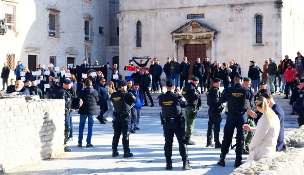 Zadar antifašistički prosvjed