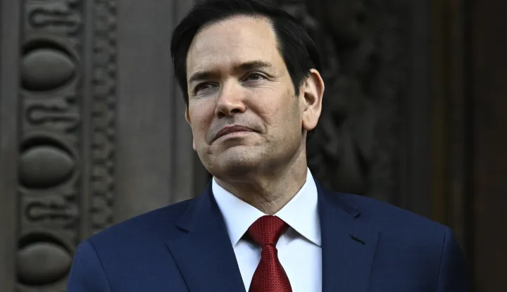 epa12037227 US Secretary of State Marco Rubio looks on upon his arrival at the Quai d'Orsay before a bilateral meeting with France's minister for Europe and foreign affairs in Paris, France, 17 April 2025. The US Secretary of State visited Paris to meet the French President about crafting a Ukraine ceasefire, as Washington and Europe seek common ground on ending the fighting. Top Ukrainian officials were also in the French capital to meet EU and US delegations. EPA/JULIEN DE ROSA/POOL MAXPPP OUT