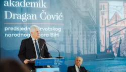 Mostar, 21.11.2025. - Put naprijed prema EU integracijama zahtijeva preustroj zemlje kako bi sva tri naroda bila ravnopravna, izjavio je Dragan Čović, predsjednik HDZ-a BiH, tijekom obilježavanja 30. godišnjice potpisivanja Daytona i okončanja rata u Bosni i Hercegovini. foto HINA/ Zoran Krešić/ zk