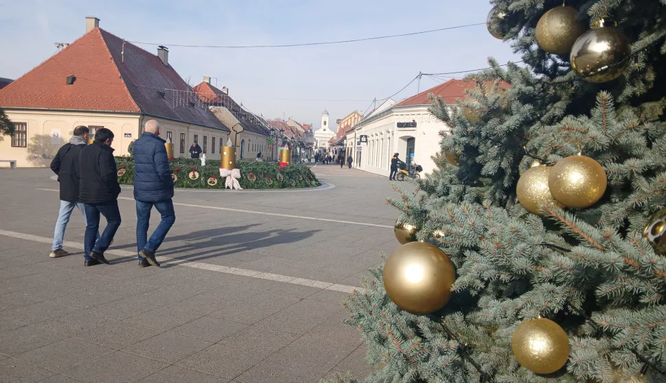ĐakovoOkićeni Strossmayerov trgProsinac 20925.