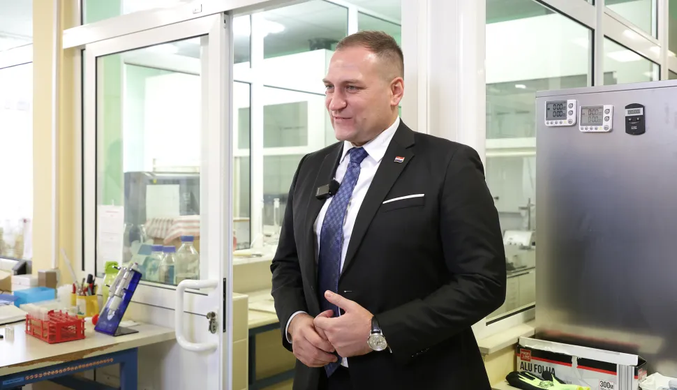 Osijek, 01. 12. 2025., Južno predgrađe 18, Poljoprivredni institut Osijek, predavanje, obilazak, David Vlajčić; laboratorijSNIMIO BRUNO JOBST