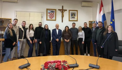 SLAVONSKI BROD - Svečano potpisivanje ugovora o pravu građenja za novih osam mladih obiteljistudeni 2025.