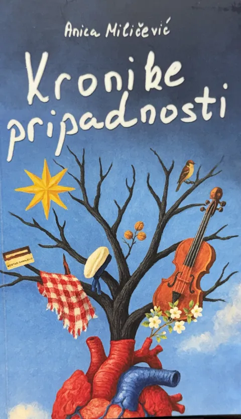 U prepunom Klubu knjižare Nova predstavljena je prva samostalna zbirka poezije "Kronike pripadnosti" profesorice violine Anice Miličević