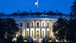 epa11798127 The flag over the White House flies at half-staff after former President Jimmy Carter died at the age of 100-years-old in Washington, DC, USA, 29 December 2024. Carter died on 29 December 2024 at his home in Plains, Georgia, The Carter Center confirmed. Carter was the 39th US President and a winner of the Nobel Peace Prize. He was also the longest-lived president in US history. EPA/JIM LO SCALZO