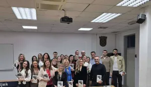 Sveučili&scaron;ni udžbenik Hitna stanja u oftalmologiji predstavljen na Medicinskom fakultetu u Osijeku2. prisnca 2025.Ustupljena fotografija