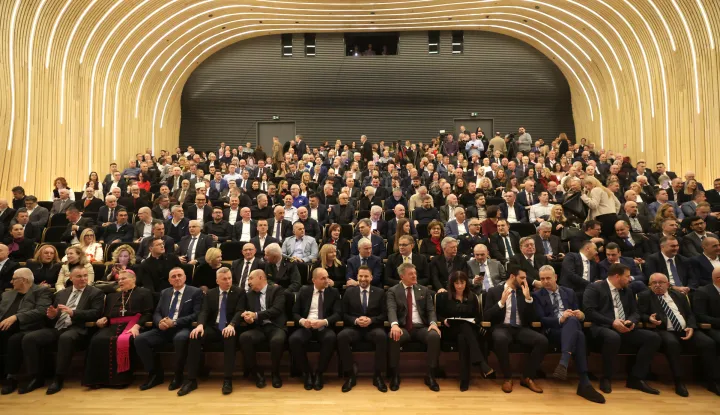 Osijek, 02. 12. 2025., KC, Dvorana Franjo Krežma, Svečana sjednica Gradskog vijeća, Dan grada, Svečana sjednica, SNIMIO BRUNO JOBST