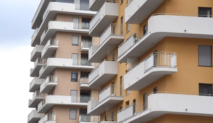 RIJEKA, 29. 01.2025. NOVOSTIILUSTRACIJA NOVOGRADNJA, AGENCIJA ZA NEKRETNINE, GRADEVINSKI SEKTOR IZGRADNJA, LUKSUZNE NEKRETNINE, STAN STANOVI POREZ NA NEKRETNINE, CIJENA KVADRATA, PRIUSTIVO STANOVANJE, PODSTANAR, PODSTANARSTVO, NAJAM STANA, ZGRADA, PRICUVA, ZAJEDNICA SUVLASNIKA, UPRAVITELJ,...PRODAJA STANOVA....SNIMIO SERGEJ DRECHSLER