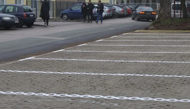 Novo parkiralište u Ulici Jakova Gotovca u Vukovaru s 13 mjesta
