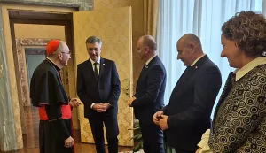 Vatikan, 04.12.2025 - Premijer Andrej Plenkovi? sastao se vatikanskim dr?avnim tajnikom kardinalom Pietrom Parolinom. foto HINA/ Vlada RH/ ik