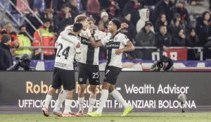 epa12570142 Parma players celebrate the 1-0 lead during the Italian Cup round of 16 soccer match Bologna FC vs Parma Calcio at Renato Dall'Ara stadium in Bologna, Italy, 04 December 2025. EPA/ELISABETTA BARACCHI