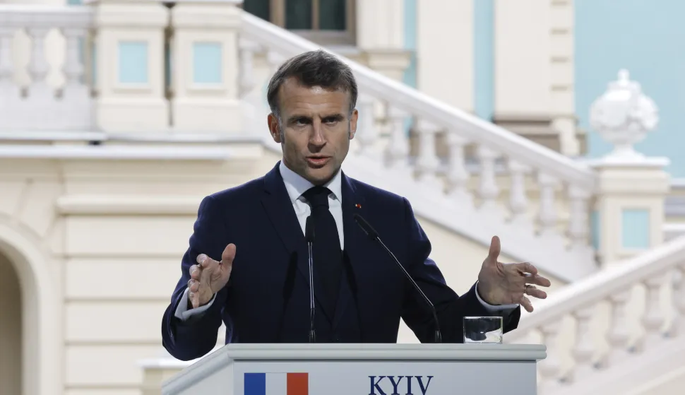 epa12088737 France's President Emmanuel Macron gestures as he addresses a joint press conference following a meeting of the 'Coalition of the willing' at the Mariinskyi Palace, the official residence of the president of Ukraine, in Kyiv, Ukraine, 10 May 2025, amid the ongoing Russian invasion. EPA/SERGEY DOLZHENKO