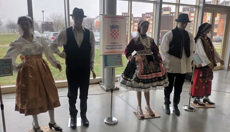 Izložba no&scaron;nji nacionalnih manjina VSŽ u Vukovaru