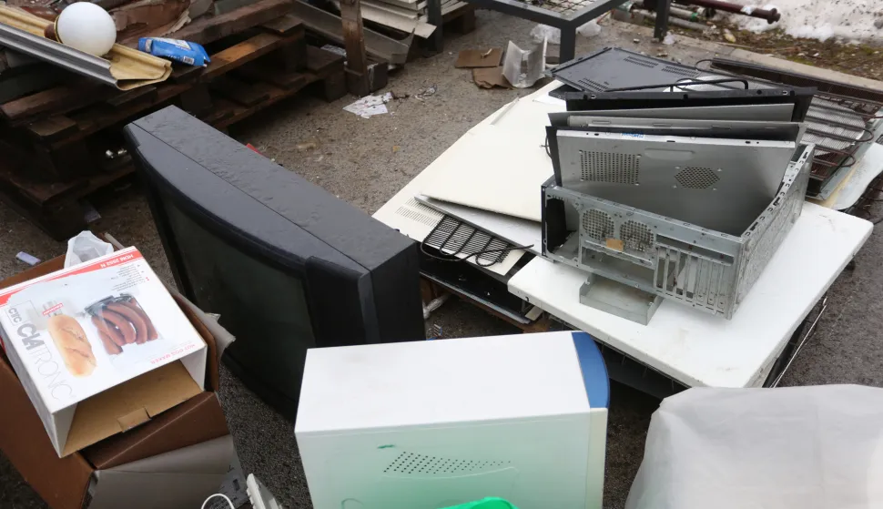 06.02.2017., Karlovac - Elektricni i elektronicki otpad gradjani mogu ostaviti u sabirnim centrima. Stara racunala, kucanski aparati, kablovi i ostala elektronika je opasan EE otpad koji se posebno odvaja i reciklira."nPhoto: Kristina Stedul Fabac/PIXSELL 