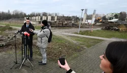 Vukovar, 06.12.2025. - Na &scaron;etnici kod gradili&scaron;ta nove Ekonomske &scaron;kole, predsjednik Domovinskog pokreta Ivan Penava održao konferenciju za medije s temom izglasanog amandmana na državni proračun vrijednog 27 milijuna eura, za dovr&scaron;etak projekta Ekonomske &scaron;kole u Vukovaru s gradskom sportskom dvoranom. Na fotografiji Ivan Penava. foto HINA/ Gordan Panić/ tm