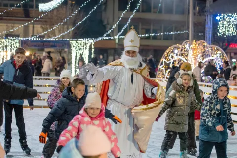 Sveti Nikola otvorio klizali&scaron;tefoto: TZ Županje
