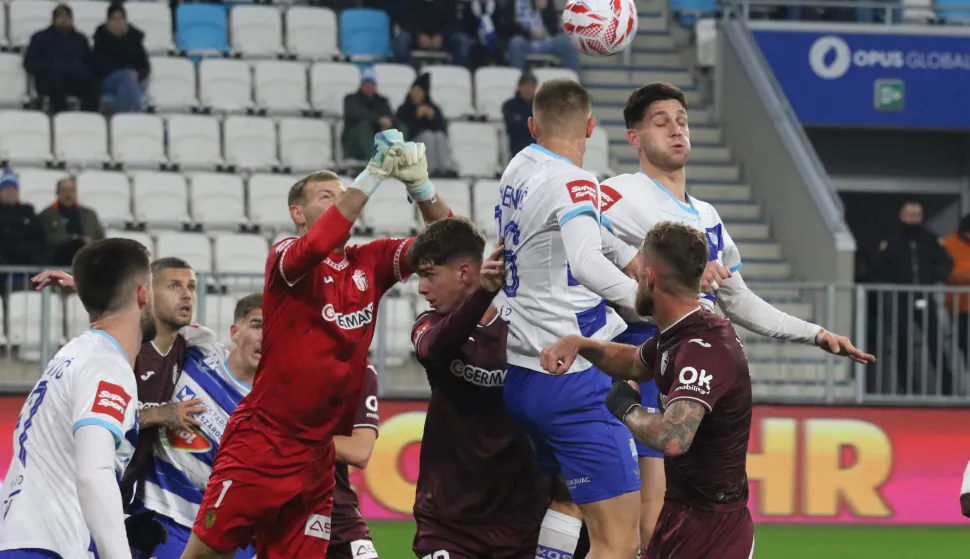 Osijek, 05. 12. 2025, Opus Arena, nogoet, Osijek - Istra 1961, SuperSport HNL 25/26. Luka Jelinić (26).snimo GOJKO MITIĆ