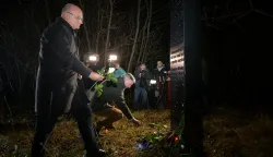 Zagreb, Sljeme - Srpsko narodno vijeće (SNV) i Antifa&scaron;istička liga Republike Hrvatske, uz potporu Grada Zagreba, obilježili su 34. godi&scaron;njicu ubojstva, Aleksandre, Marije i Mihajla Zeca, i to na sljemenskom lokalitetu Adolfovac, mjestu gdje su u noći sa 7. na 8. prosinca 1991. ubijene dvanaestogodi&scaron;nja Aleksandra i njezina majka Marija Zec. foto HINA/ SNV/ Sandro Lendler/ tm