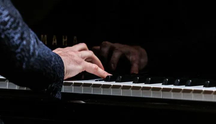 Detalj s koncerta pijanista Gorana Filipeca u Gradskom muzeju Vukovar