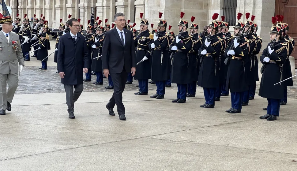 Pariz, 8. 12. 2025. Doček premijera Plenkovića ispred pari&scaron;kog Doma invalida, gdje je položio vijenac pored spomen-ploče u čast hrvatskim pukovnijama u sastavu Napoleonove Velike armije. Na fotografiji Andrej Plenković. foto HINA/ Slavko VUKADIN/ tm