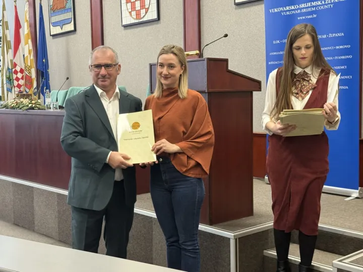 VINKOVCIVukovarsko-srijemska županija je na temelju 2. javnog poziva za unapređenje poljoprivrede i ruralnog područja poljoprivrednicima uručila 22 ugovora ukupne vrijednosti 62.000 eura.prosinac 2025.