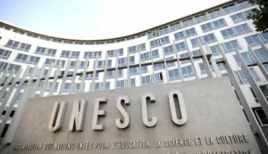epa06261129 (FILE) - Exterior view of the UNESCO headquarters after the second day vote for the new secretary-general, in Paris, France, 18 September 2009 (reissued 12 October 2017). According to reports from 12 October 2017, diplomats said the USA were planning to withdraw from the UNESCO. The withdrawal is seen as a response in protest against the full membership to the United Nations Educational, Scientific and Cultural Organization (UNESCO) granted to Palestinians. EPA/YOAN VALAT *** Local Caption *** 01866560