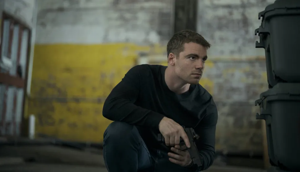 Gabriel Basso u seriji "Noćni agent" ("The Night Agent")