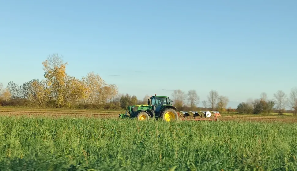 Poljoprivrednik na drenovačkom područjufoto: Marija Le&scaron;ić Omerović