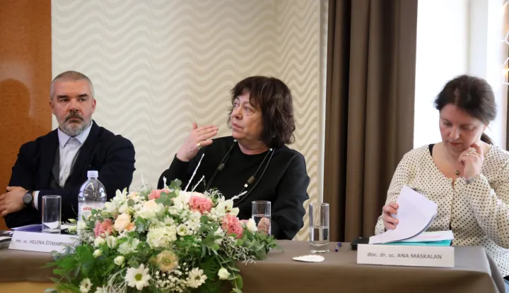 Zagreb, 12.12.2025 - U organizaciji Ureda za ravnopravnost spolova Vlade RH, održano je predstavljanje rezultata znanstvenog istraživanja "Ravnopravnost na čekanju &ndash; stavovi, znanja i percepcija rodne ravnopravnosti u Hrvatskoj od 2013. do 2024. godine". Istraživanje je provedeno 2024. godine u sklopu provedbe Međunarodnog programa dru&scaron;tvenih istraživanja &ndash; Obitelj i promjene rodnih uloga. Na fotografiji Branko Ančić, Helena &Scaron;timac Radin, Ana Maskalan.foto HINA/ Denis CERIĆ /dc