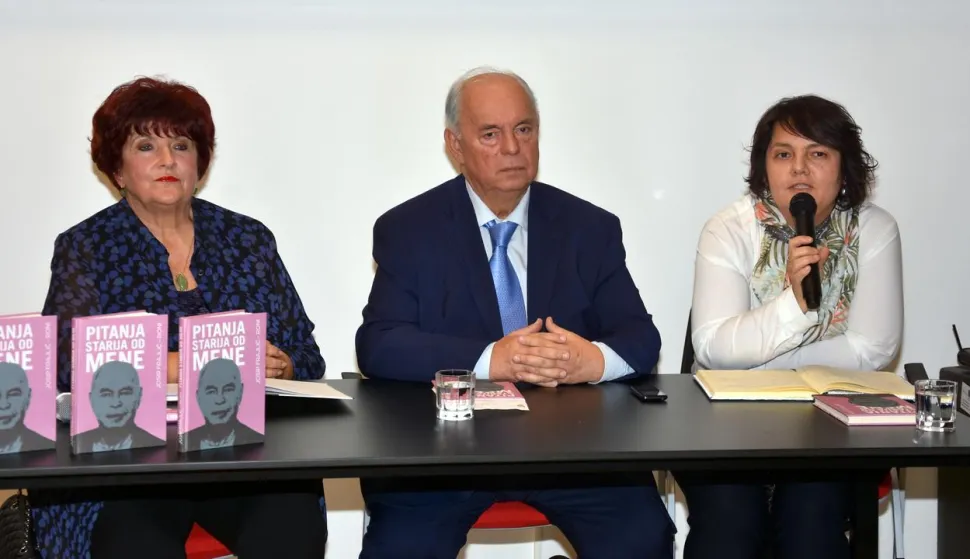 BELI&Scaron;ĆEU Gradskoj je knjižnici i čitaonici predstavljena zbirka poezije Beli&scaron;ćanina Josipa Frajlića Ronija. Zbirka naslovljena "Pitanja starija od mene" prosinac 2025.