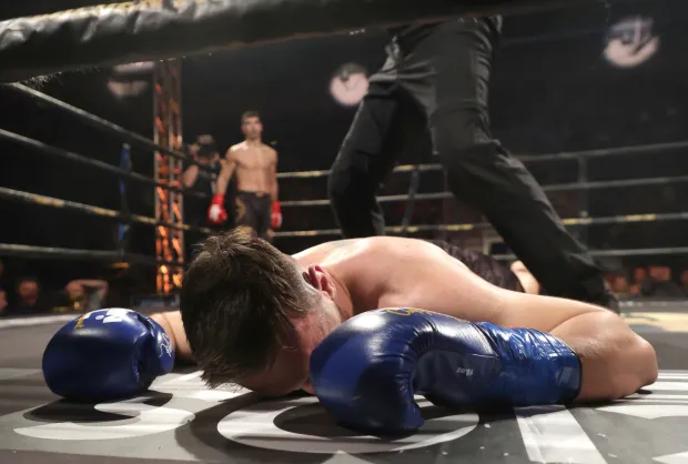 Osijek, 07. 12. 2024, Velika dvorana Gradaski vrt, GOLDEN FIGHT 7, kickboxing, MMA; Muay Thai, boks, boks bez rukavica, Andrej Kedve&scaron; - Dominik HorvathSNIMIO BRUNO JOBST