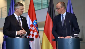 epa12582860 German Chancellor Friedrich Merz (R) speaks next to Croatia's Prime Minister Andrej Plenkovic during a joint press conference at the Chancellery in Berlin, Germany, 10 December 2025. EPA/CLEMENS BILAN