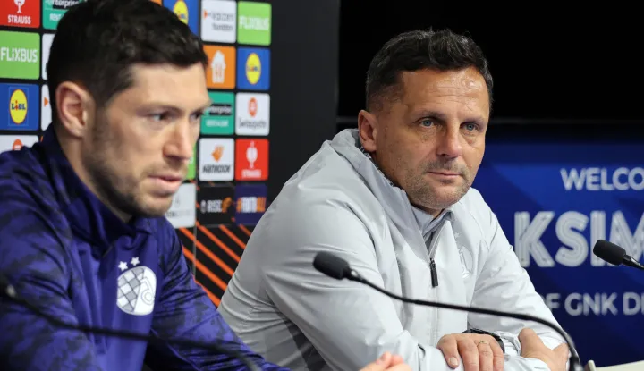 Zagreb, 10.12.2025 - Konferencija za medije GNK Dinama pred utakmicu UEFA Europa lige GNK Dinamo - Real Betis. Na slici Scott McKenna i Mario Kovačević.Foto Hina/ Dario GRZELJ/ dag