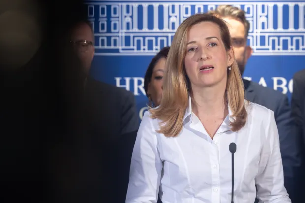 Zagreb, 20.11.2024. - Svi zastupnici Kluba SDP-a su na konferenciji za novinare najavili kako su se povukli iz svih dana&scaron;njih rasprava u Saboru.Na fotografiji Mirela Ahmetović.foto HINA/ Edvard &Scaron;U&Scaron;AK/ es
