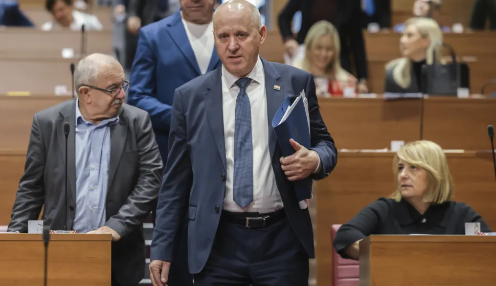 Zagreb, 10.12.2025. - Nastavljena je sjednica Hrvatskog sabora.Na fotografiji Branko Bačić.foto HINA/ Edvard &Scaron;U&Scaron;AK