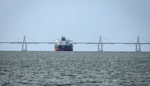 epa11997456 View of an oil tanker in Lake Maracaibo in Maracaibo, Venezuela, 29 March 2025. US President Donald Trump's decision to impose 25% tariffs on countries that buy crude oil from Caracas and the end of the license of the US company Chevron jeopardize the heart of Venezuela's economy, industry experts told EFE, warning of a new adverse scenario for the Caribbean country. EPA/Henry Chirinos