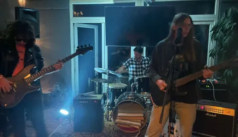 Bend Armirani beton oduševljava već i na prvim koncertima