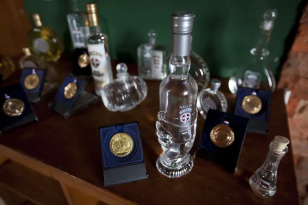 Iz bakrenih kotlova baranjske destilerije stiže vrhunska rakija