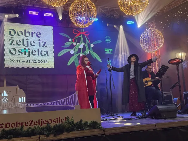 Erika Crnković i Ivana Kindl, Advent Osijek 2025.