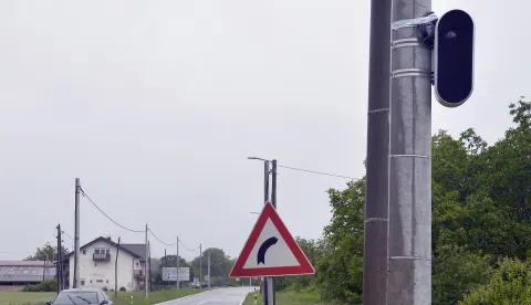 30.05.2019., Novo Selo Palanjecko - Djelatnici PU Sisacko-moslavacke na osam lokacija u Sisacko-moslavackoj zupaniji postavili su najnovije moderne kamere za nadzor brzine.Photo: Nikola Cutuk/PIXSELL