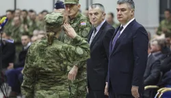 Zagreb, 11.12.2025. - Predsjednik Republike i vrhovni zapovjednik Oružanih snaga RH Zoran Milanović sudjelovao je na obilježavanju 34. obljetnice Hrvatskog ratnog zrakoplovstva. Tim povodom uručo je promaknuća i pohvale pripadnicima Hrvatskog ratnog zrakoplovstva.foto HINA/ Edvard &Scaron;U&Scaron;AK