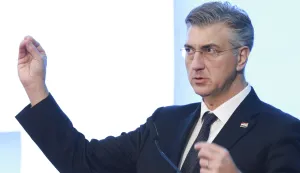 Zagreb, 12.12.2025. - Ministarstvo gospodarstva organiziralo je konferenciju Gospodarski dijalog: Investicije, inovacije i industrija. Na fotografiji premijer Andrej Plenković. foto HINA/ Lana SLIVAR DOMINIĆ/ lsd