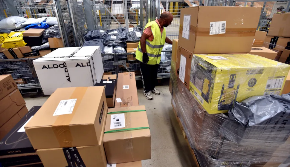 Velika Gorica, 02.12.2024 (nedeljni, Bozicni prilog) - Hrvatska posta, HP, sortirnica, uz tekst S.Pavica.foto Davor Kovacevicnedeljni