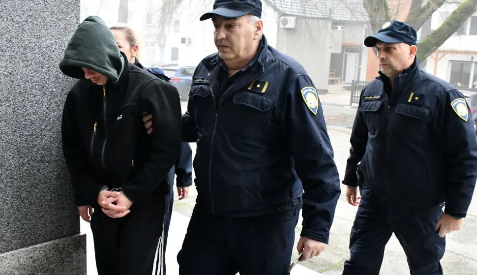 12.12.2025., Slavonski Brod - ​Privodjenje drzavljanina Bosne i Hercegovine pred sudca ​Zupanijskog suda u Slavonskom Brodu ​koji je osumnjicen za jucerasnje kriumcarenje migranata preko Save. Photo: Ivica Galovic/PIXSELL