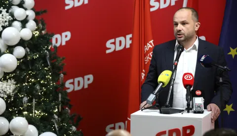 Zagreb, 13.12.2025 - Sjednica Glavnog odbora SDP-a. Na fotografiji predsjednik SDP-a Siniša Hajdaš Dončić.foto HINA/ Denis CERIĆ /dc