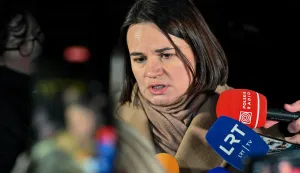 epa12589905 Belarusian opposition leader and political activist Svetlana Tikhanovskaya speaks to the media in front of the US Embassy in Vilnius, Lithuania, 13 December 2025. Belarus on 13 December 2025 has released 123 political prisoners, among them opposition activist Maria Kalesnikava, former presidential candidate Viktor Babariko, and Nobel Peace Prize laureate Ales Bialiatski, 'within the framework of the agreements reached with US President Donald Trump and at his request,' the Belarusian press service said. EPA/VALDEMAR DOVEIKO POLAND OUT